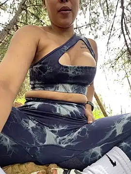 Snapshot of FOX_LATINA chatting on April 2026 03:24:02 PM FOX LATINA online show from April 2026 03:24:02 PM