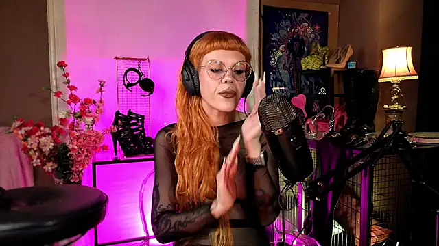 tacodeluxxxe online show from May 2026 12:33:02 AM