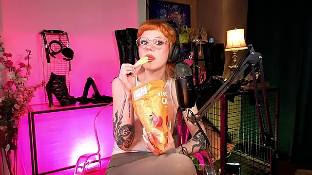 tacodeluxxxe online show from May 2026 11:53:02 PM