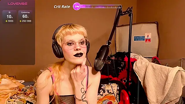 Snapshot of tacodeluxxxe chatting on December 2025 05:47:02 PM tacodeluxxxe online show from December 2025 05:47:02 PM