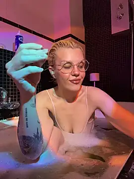 Snapshot of tacodeluxxxe chatting on November 2025 04:21:02 PM tacodeluxxxe online show from November 2025 04:21:02 PM