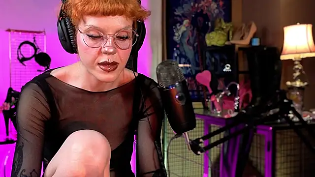 tacodeluxxxe online show from May 2026 11:03:03 PM