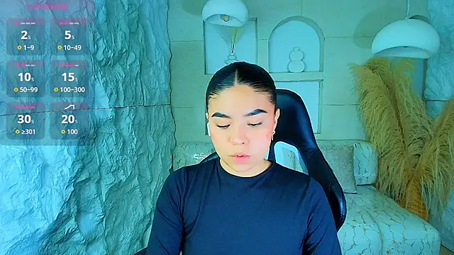 ambarina r online show from December 2025 03:38:02 AM