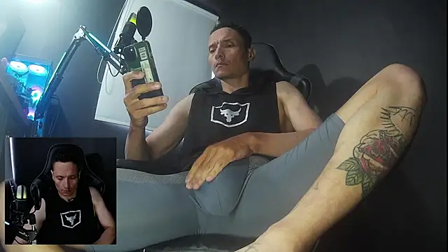 Juan Mysterious Hammer online show from December 2025 05:58:02 PM