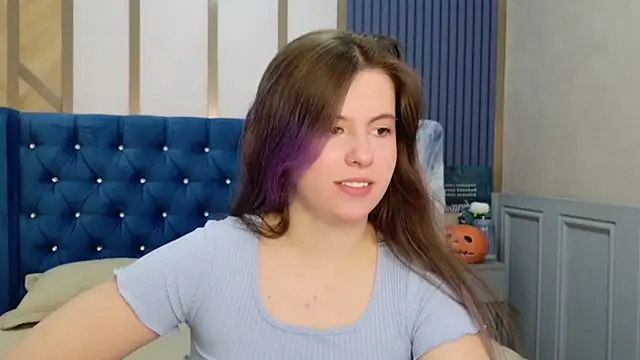 Akira Halls online show from October 2025 08:52:01 PM