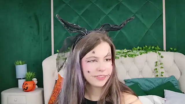 Akira Halls online show from October 2025 09:43:02 PM