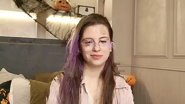 Akira Halls online show from October 2025 05:50:02 AM