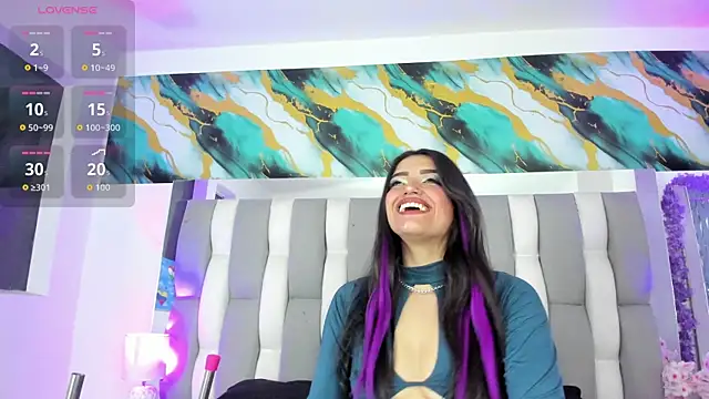 IsaDiiaz online show from April 2026 05:14:02 AM