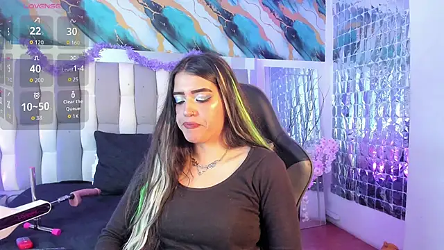 IsaDiiaz online show from May 2026 05:04:01 AM