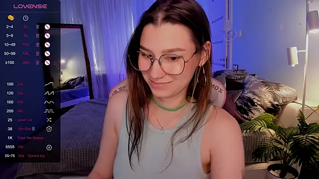Snapshot of LinaBlossom_ chatting on July 2026 03:22:02 AM LinaBlossom online show from July 2026 03:22:02 AM