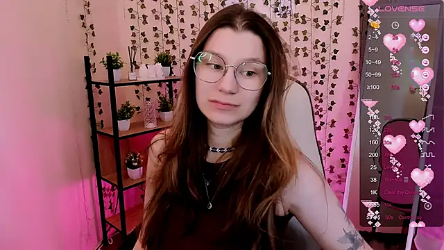 Snapshot of LinaBlossom_ chatting on June 2026 03:28:02 AM LinaBlossom online show from June 2026 03:28:02 AM