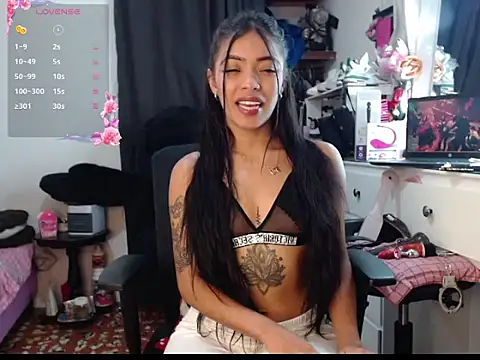 Snapshot of pocahot222 chatting on October 2025 04:14:01 AM pocahot222 online show from October 2025 04:14:01 AM