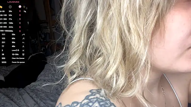 SabrinaFolts online show from December 2025 07:46:02 PM