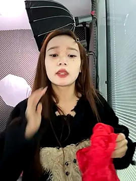 YY-27 online show from October 2025 04:44:02 AM