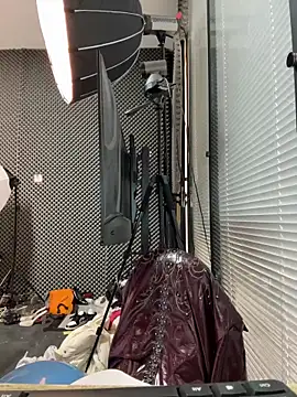 YY-27 online show from November 2025 11:10:02 AM