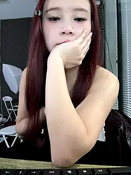 YY-27 online show from November 2025 09:54:02 AM