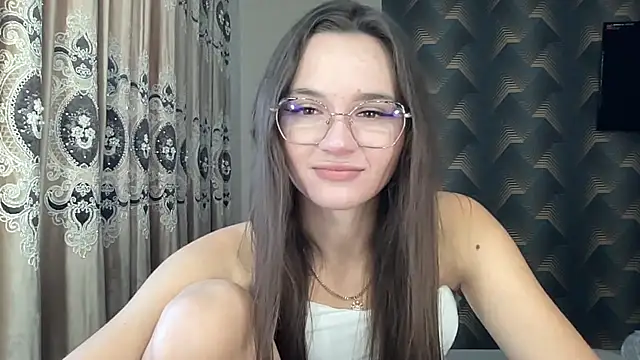 KamFykes online show from October 2025 02:21:02 PM