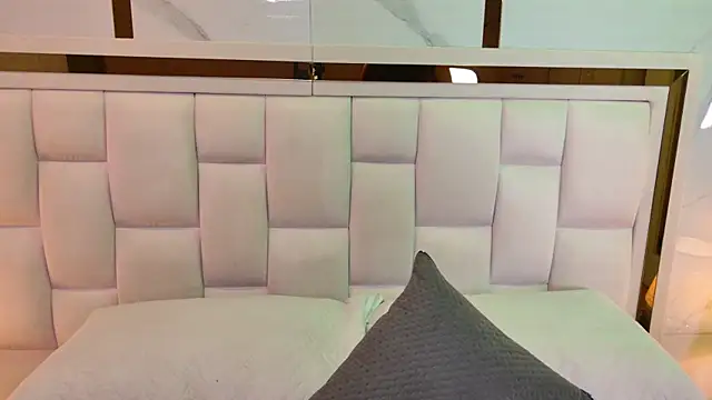 samanthaa sm online show from January 2026 11:48:01 AM