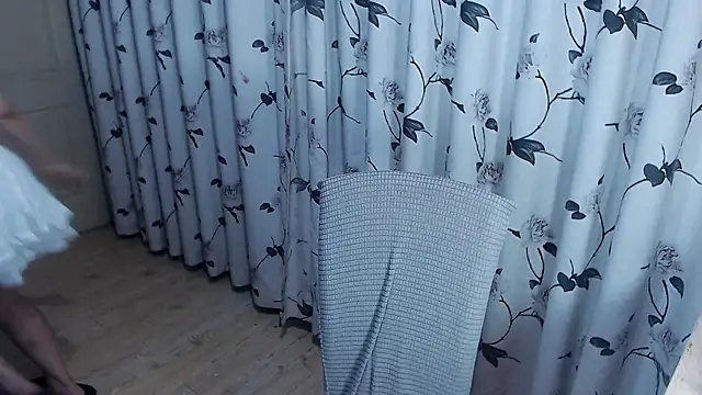 Niannian- online show from October 2025 03:25:01 PM