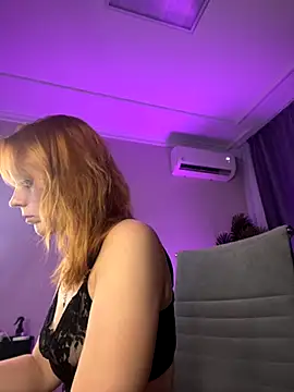 Snapshot of FlameQueen chatting on October 2025 01:19:01 PM FlameQueen online show from October 2025 01:19:01 PM