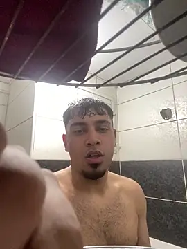 Snapshot of astoperaa chatting on March 2026 11:44:01 PM astoperaa online show from March 2026 11:44:01 PM