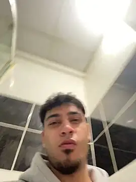 Snapshot of astoperaa chatting on February 2026 04:25:01 PM astoperaa online show from February 2026 04:25:01 PM