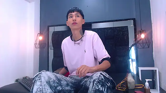 Daniel delux  online show from October 2025 01:14:02 PM