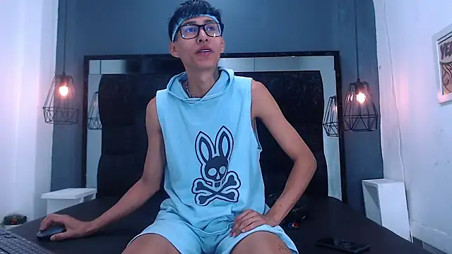 Daniel delux  online show from September 2025 11:06:02 AM
