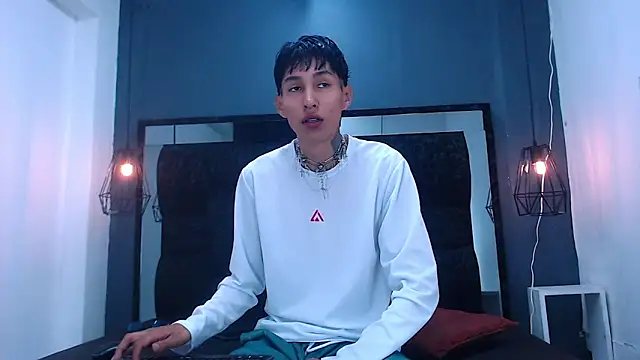 Daniel delux  online show from October 2025 11:01:01 AM
