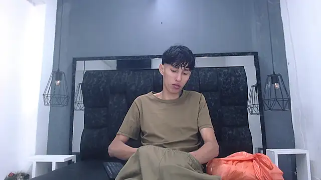 Daniel delux  online show from September 2025 11:06:01 AM