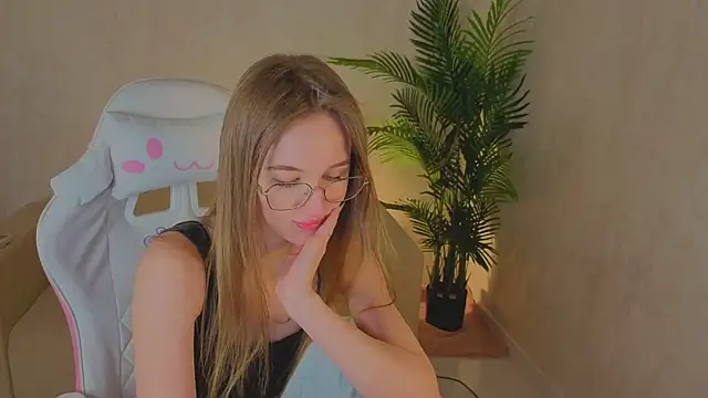 kianawhite online show from February 2026 09:20:01 AM