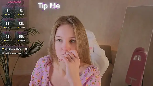 kianawhite online show from December 2025 04:44:02 AM