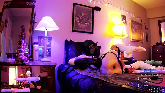 BashfulRouge online show from November 2025 04:44:02 PM