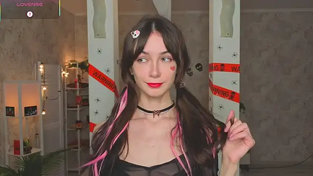 Snapshot of ReneeLippeatt chatting on October 2025 07:43:01 PM ReneeLippeatt online show from October 2025 07:43:01 PM