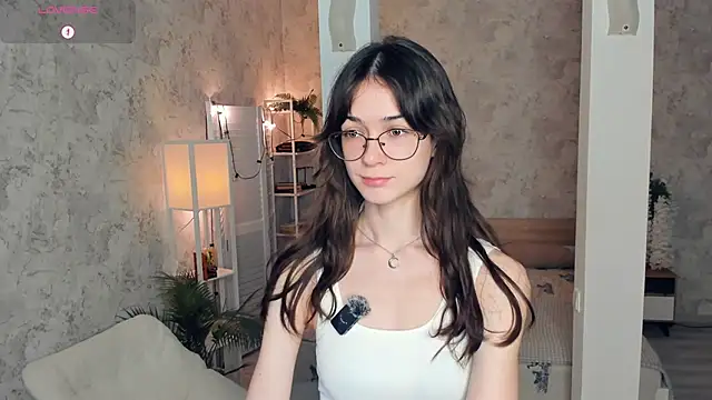 Snapshot of ReneeLippeatt chatting on November 2025 07:28:02 PM ReneeLippeatt online show from November 2025 07:28:02 PM