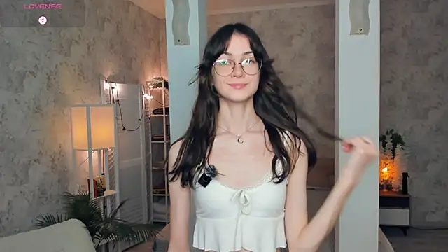 Snapshot of ReneeLippeatt chatting on November 2025 07:29:02 PM ReneeLippeatt online show from November 2025 07:29:02 PM