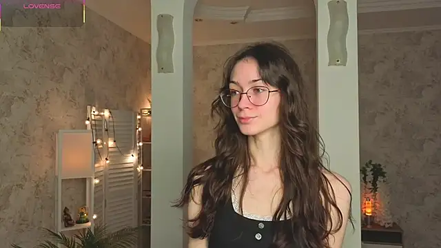 Snapshot of ReneeLippeatt chatting on October 2025 08:09:01 PM ReneeLippeatt online show from October 2025 08:09:01 PM