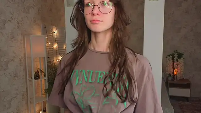 Snapshot of ReneeLippeatt chatting on September 2025 07:53:02 PM ReneeLippeatt online show from September 2025 07:53:02 PM