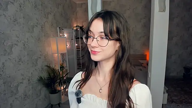 Snapshot of ReneeLippeatt chatting on November 2025 07:36:01 PM ReneeLippeatt online show from November 2025 07:36:01 PM