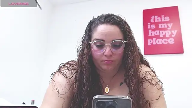 AmandaaWats online show from March 2026 06:42:02 PM