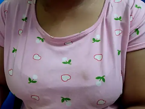 Snapshot of tamilqueenbaby chatting on October 2025 10:53:01 PM tamilqueenbaby online show from October 2025 10:53:01 PM