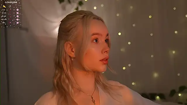 Snapshot of mother__of__dragons chatting on September 2025 10:28:02 PM mother of dragons online show from September 2025 10:28:02 PM