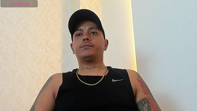 MaximoHall86 online show from October 2025 12:17:02 PM