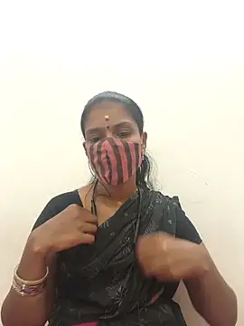 Snapshot of Tamil_Yalini12 chatting on October 2025 10:17:01 AM Tamil Yalini12 online show from October 2025 10:17:01 AM