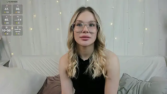 Snapshot of LisaRiza chatting on September 2025 08:20:02 AM LisaRiza online show from September 2025 08:20:02 AM