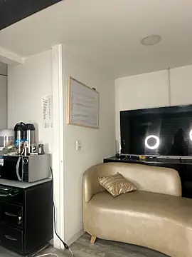 Alisson Stonee online show from April 2026 08:02:01 PM