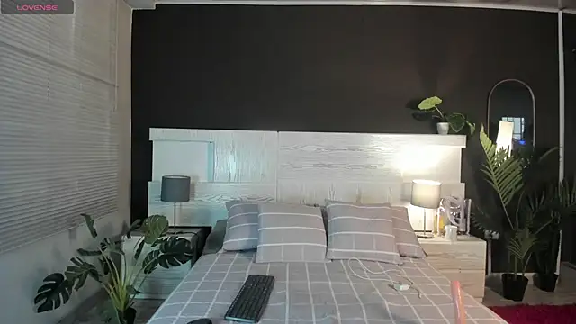 Camila Nyx online show from December 2025 01:13:02 PM