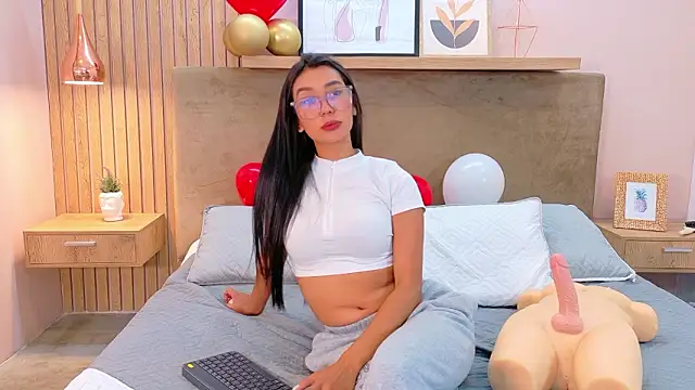 Snapshot of cielo_rivera chatting on February 2026 02:18:02 PM cielo rivera online show from February 2026 02:18:02 PM