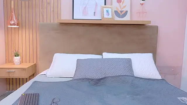 cielo rivera online show from April 2026 02:11:01 PM