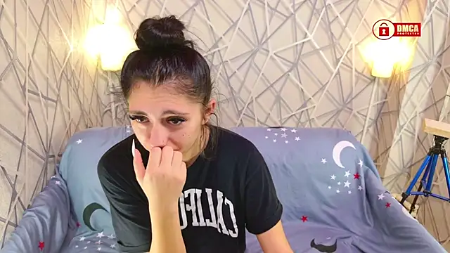 Charming LIA online show from November 2025 05:17:02 PM